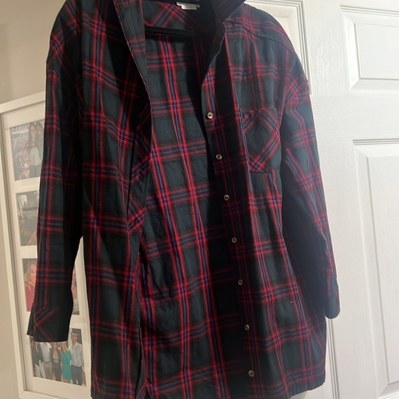 NEW NWOT LOVERS AND FRIENDS GELA OVERSIZED TOP PLAID FLANNEL BUTTON SHIRT sz S - Picture 3 of 4